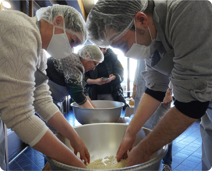 創業450年守り続ける伝統の味、味噌づくり体験